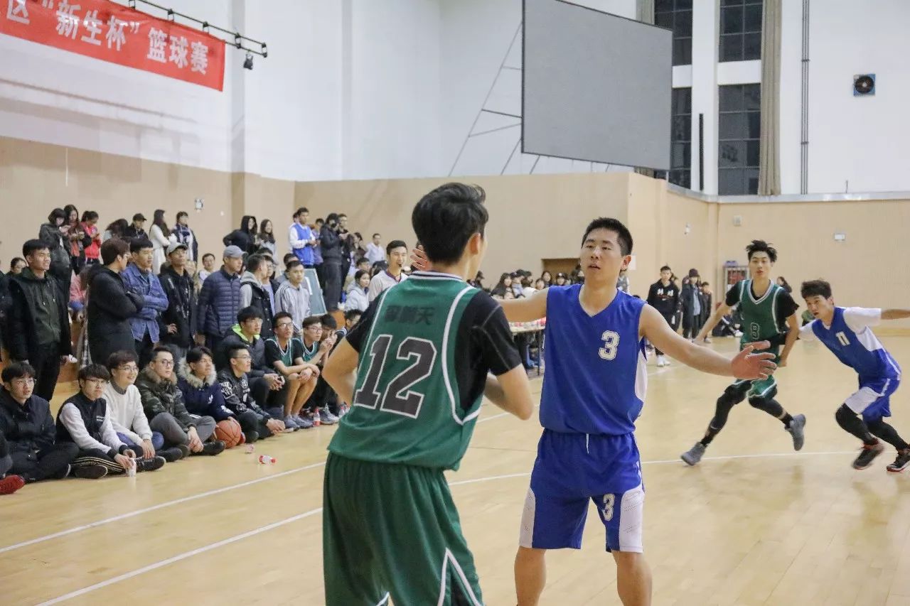 哥伦比亚选手打破纪录，登上宝座